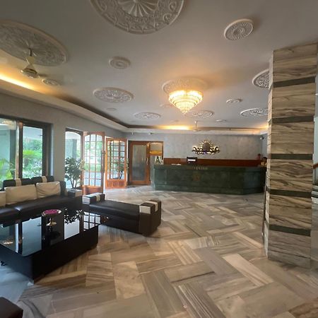 Varada Nagavali Hotel Srikakulam Extérieur photo