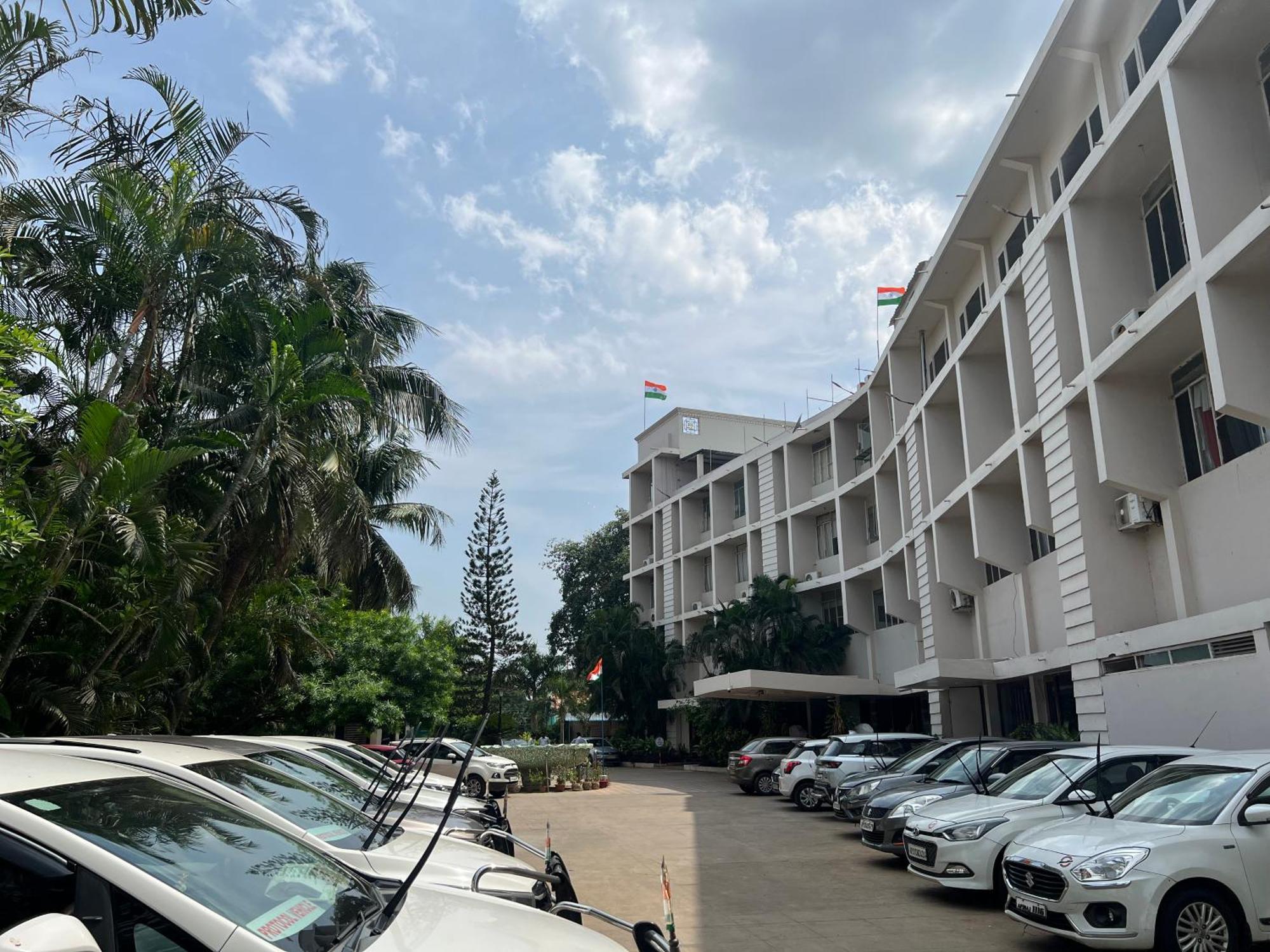 Varada Nagavali Hotel Srikakulam Extérieur photo