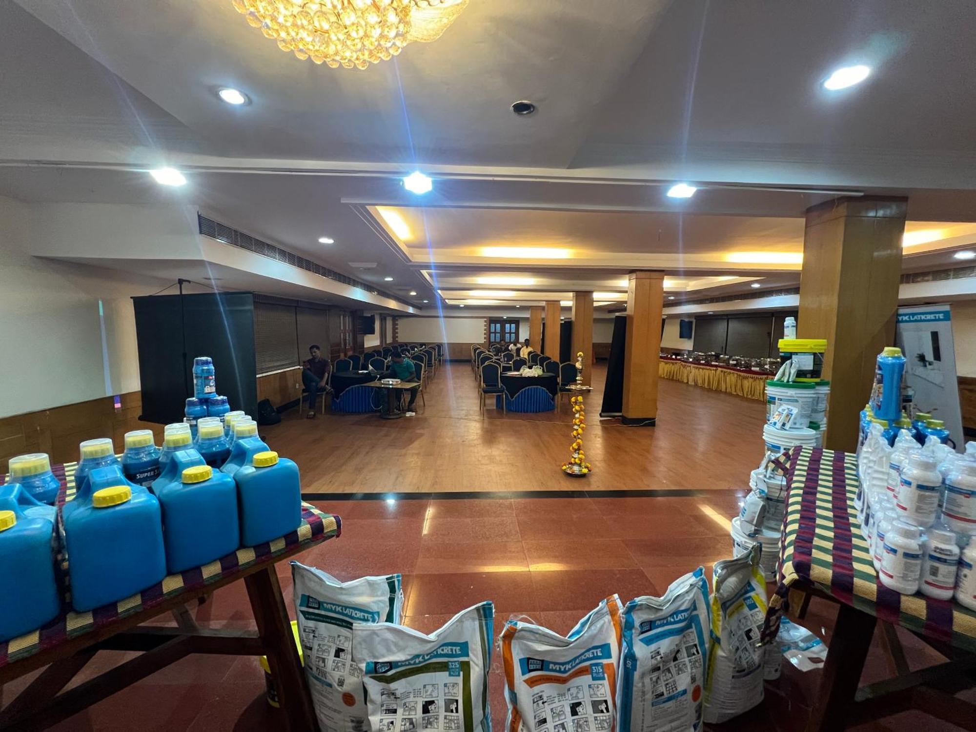 Varada Nagavali Hotel Srikakulam Extérieur photo