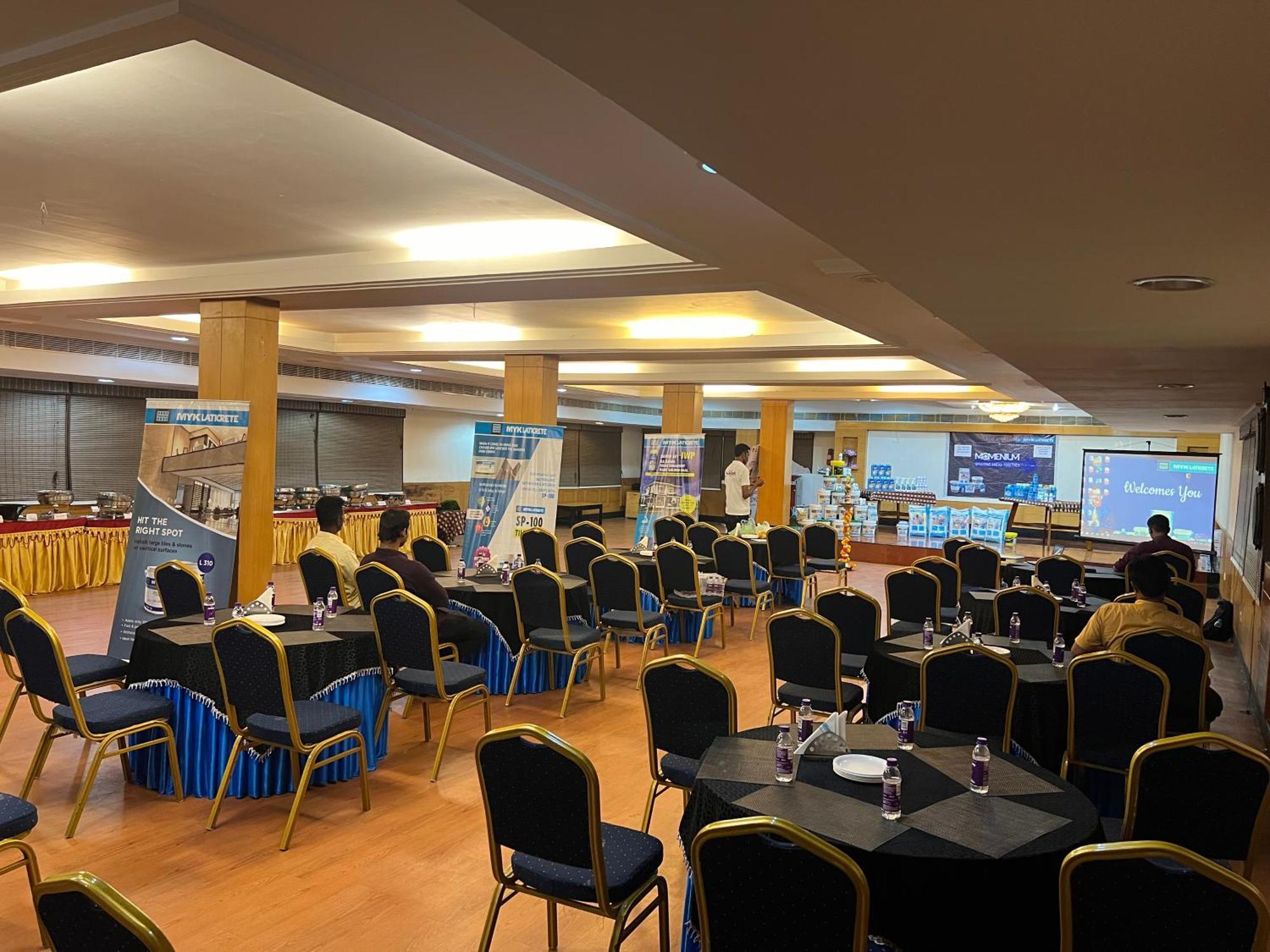 Varada Nagavali Hotel Srikakulam Extérieur photo