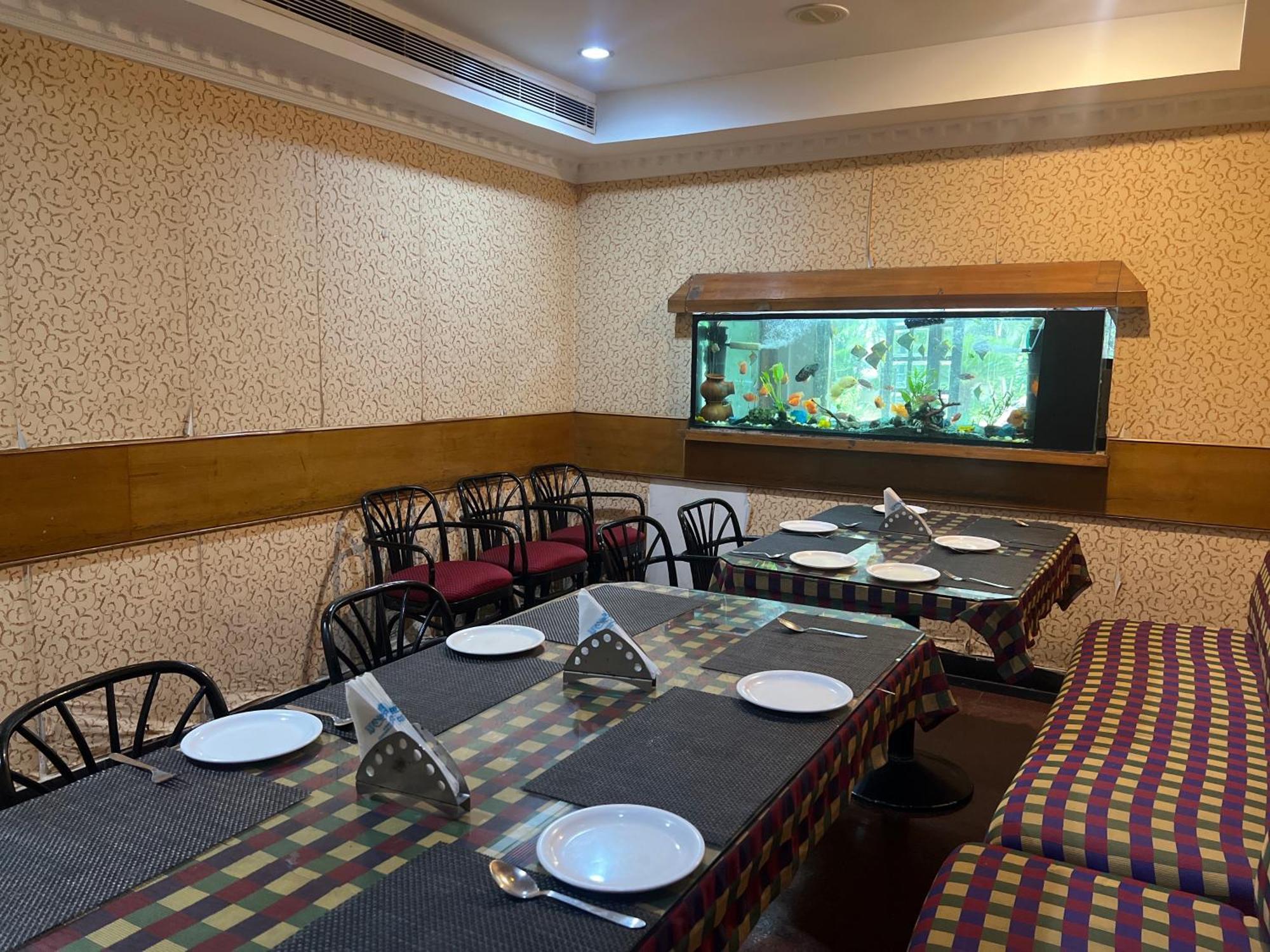 Varada Nagavali Hotel Srikakulam Extérieur photo